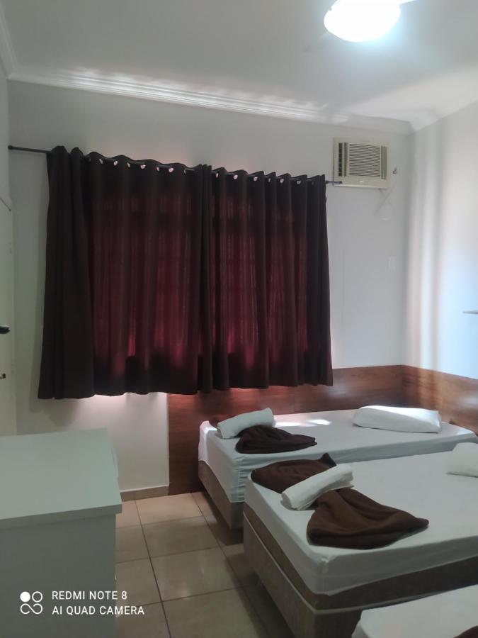 Pousada Quarto Familiar Com Ar,Frigobar,Wi Fi, Garagem Aparecida  Bagian luar foto